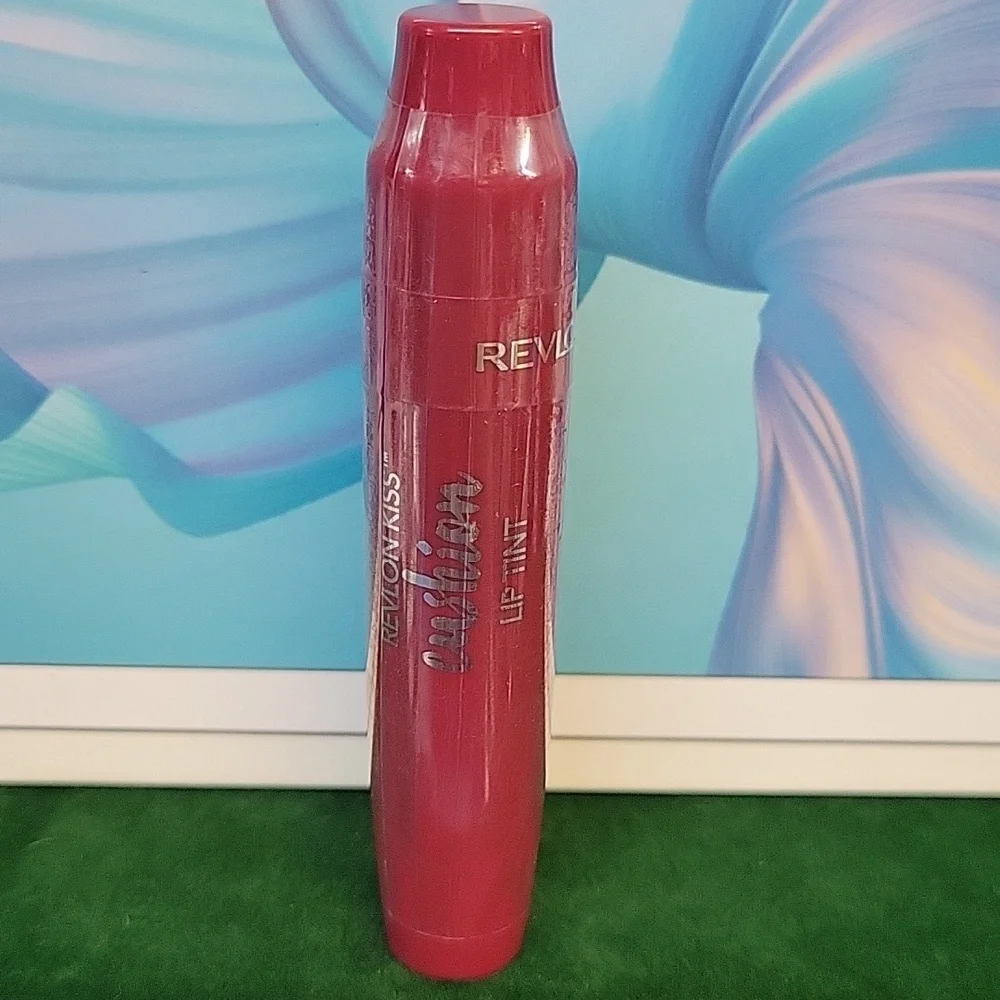 Revlon Kiss Cushion Lip Tint 4.4ml New Sealed Tube - 230 Naughty Mauve